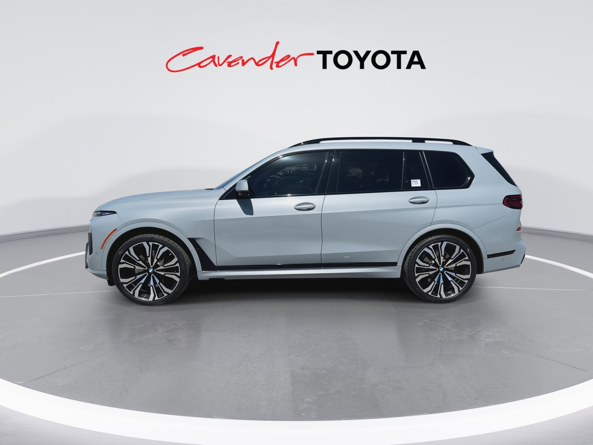 Used 2023 BMW X7 xDrive40i w/ Executive Package image 5