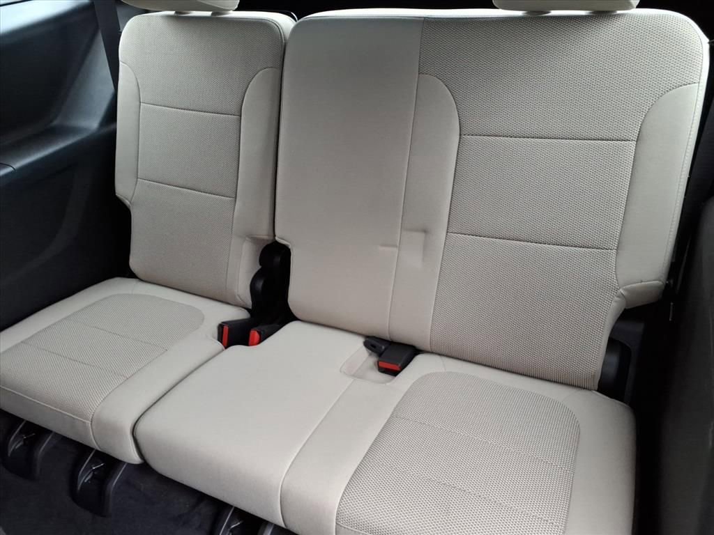 Used 2023 Chevrolet Traverse LS image 13