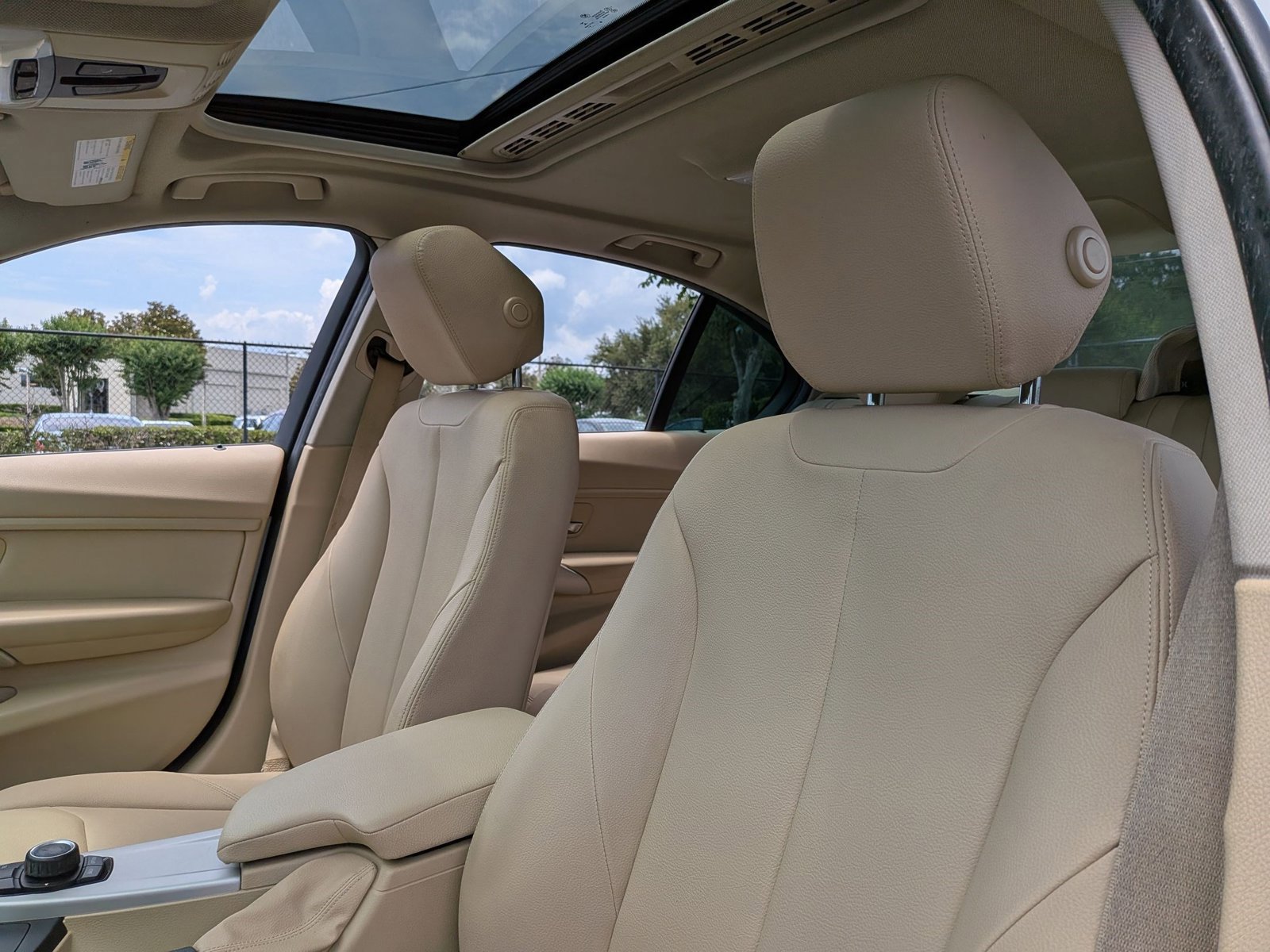 Used 2015 BMW 320i Sedan RWD image 13