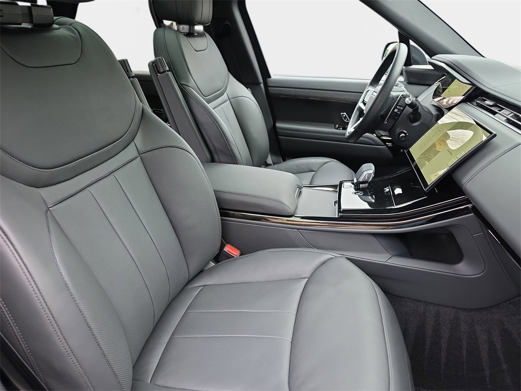 Used 2024 Land Rover Range Rover Sport SE image 10