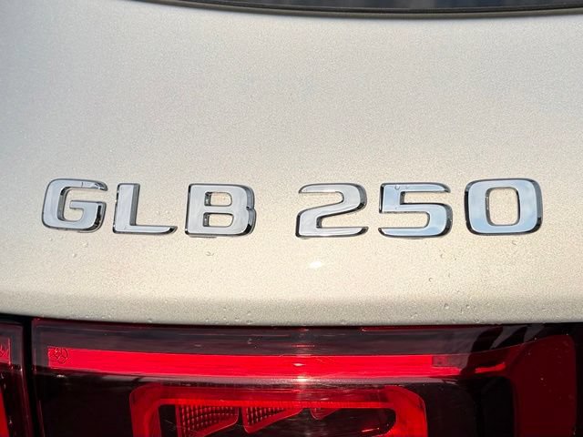 Used 2020 Mercedes-Benz GLB 250 4MATIC image 9
