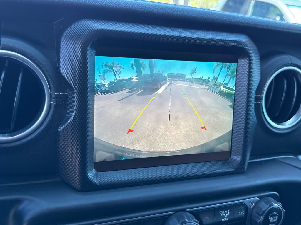 Used 2023 Jeep Wrangler Unlimited Sahara AWD/4WD image 29