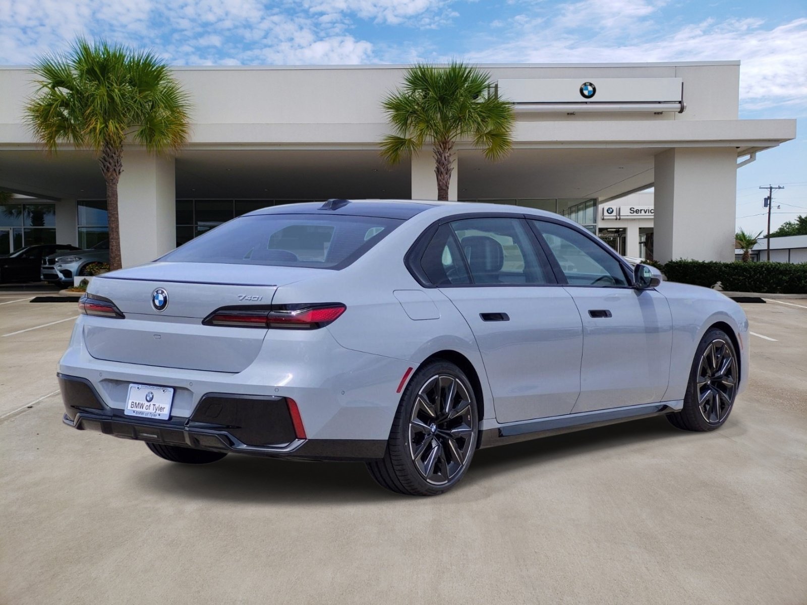 Certified 2025 BMW 740i w/ Premium Package RWD image 6