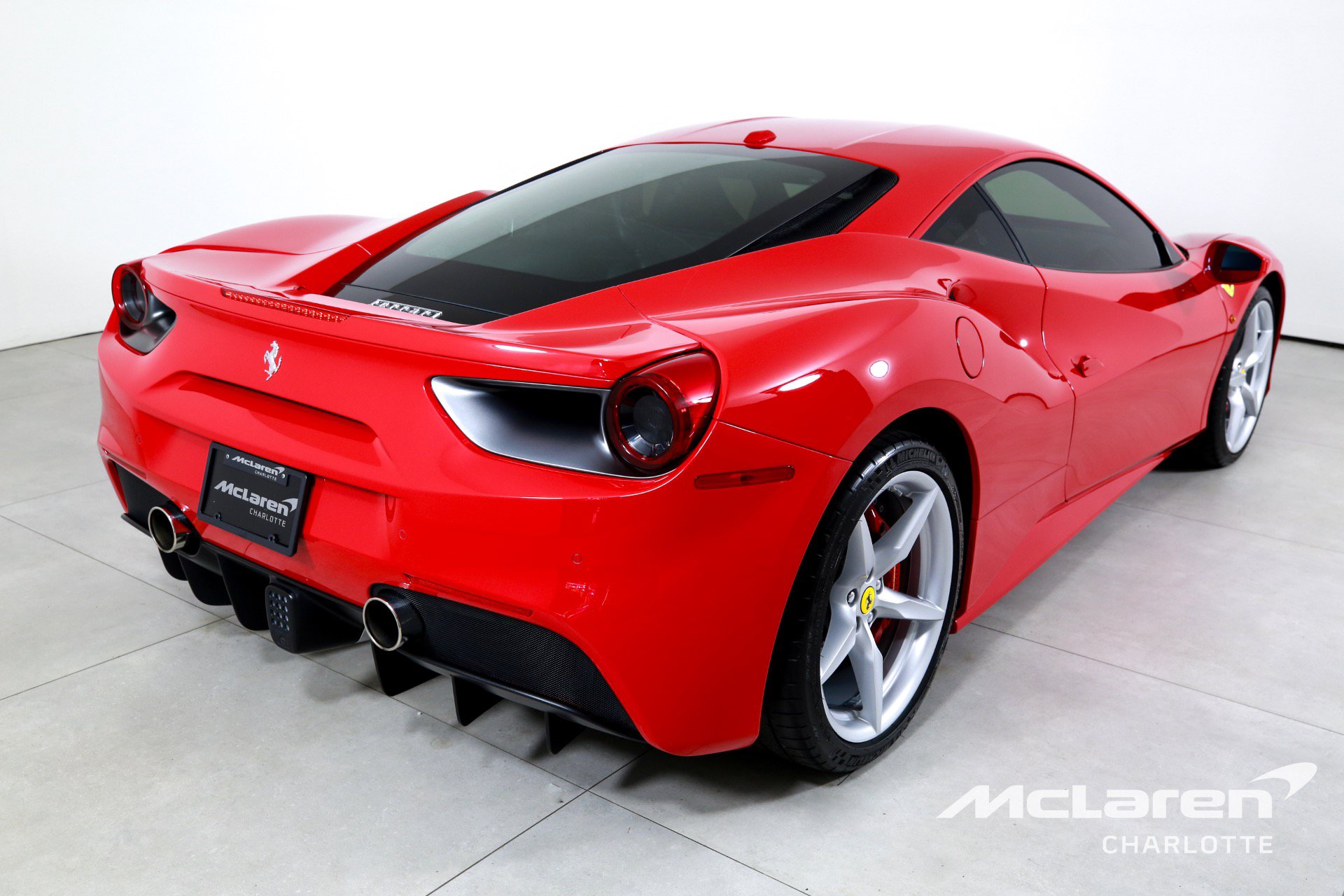 Used 2018 Ferrari 488 GTB RWD image 8