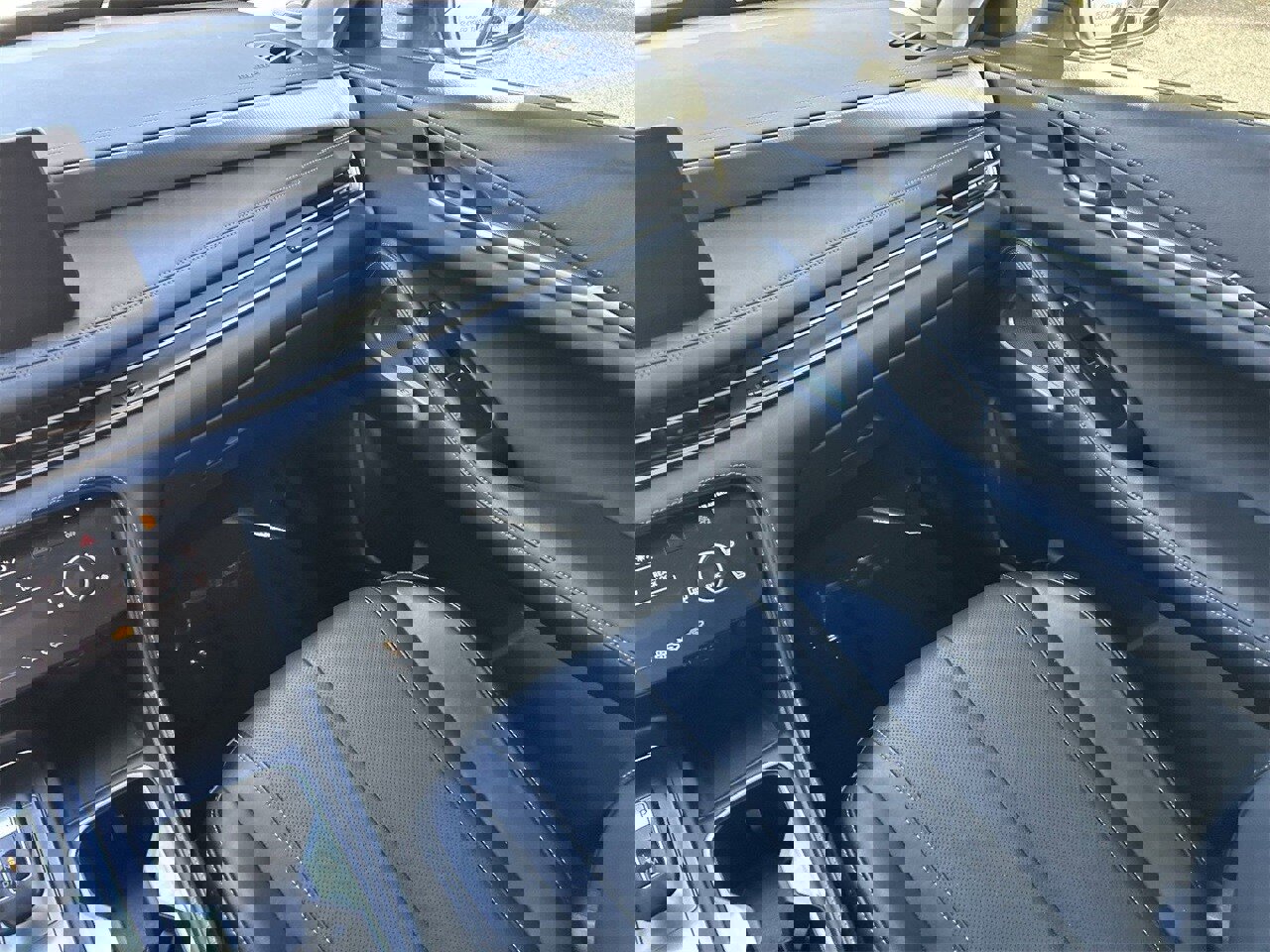 Certified 2023 INFINITI QX60 Luxe w/ Vision Package image 19