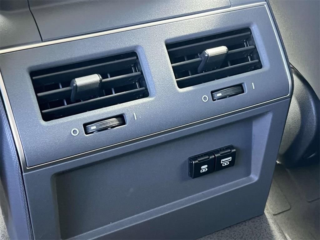 Used 2025 INEOS Grenadier Base image 15