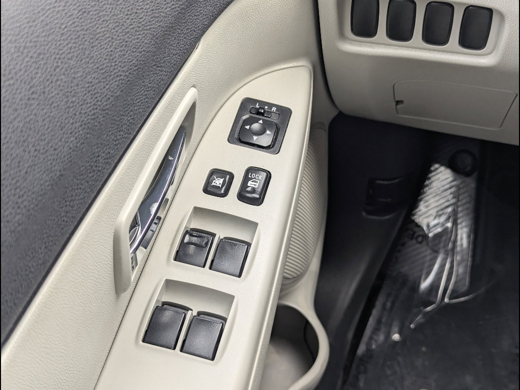Used 2020 Mitsubishi Outlander Sport ES FWD image 27