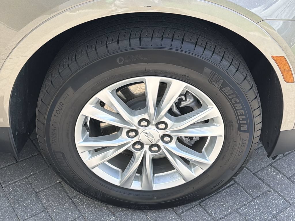 Certified 2023 Cadillac XT5 Luxury FWD image 9