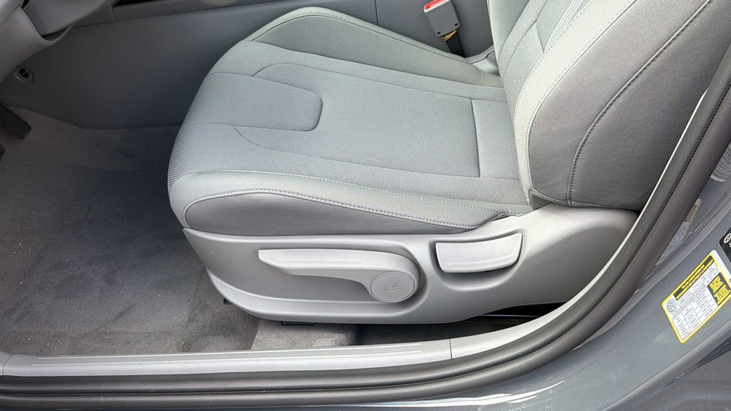 New 2026 Hyundai Elantra SE image 10