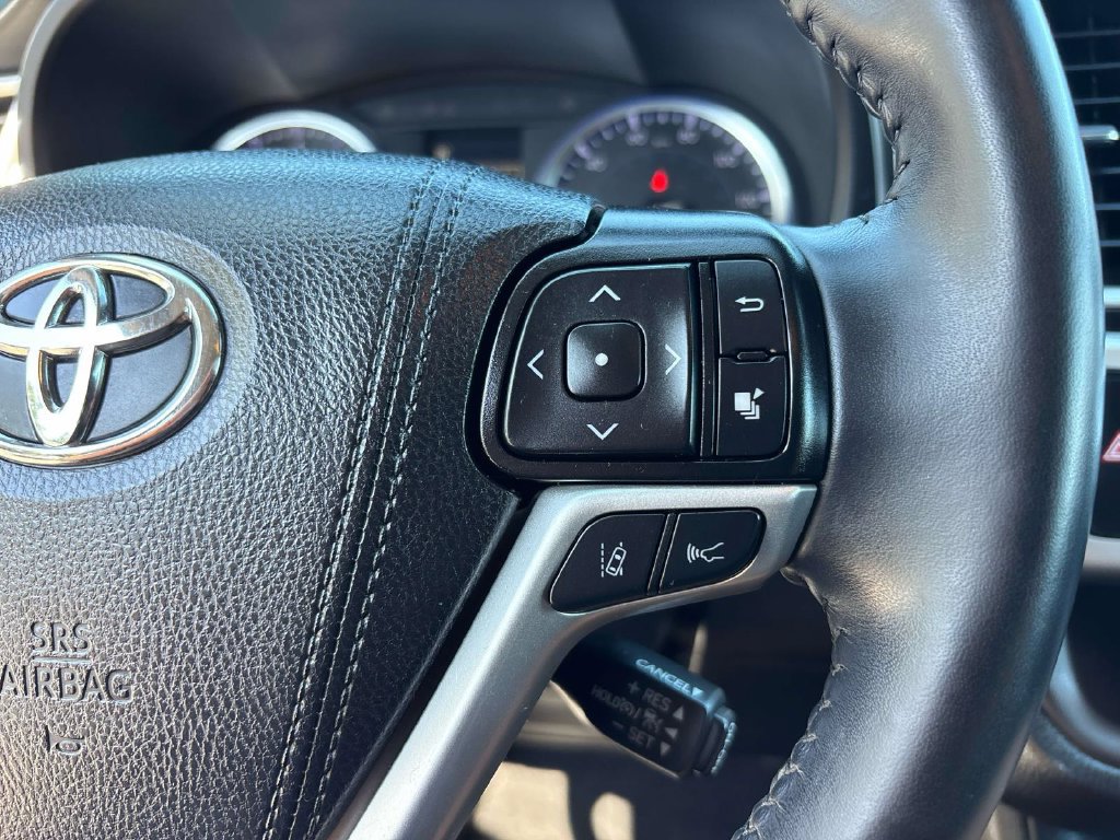 Used 2019 Toyota Highlander Limited AWD/4WD image 22