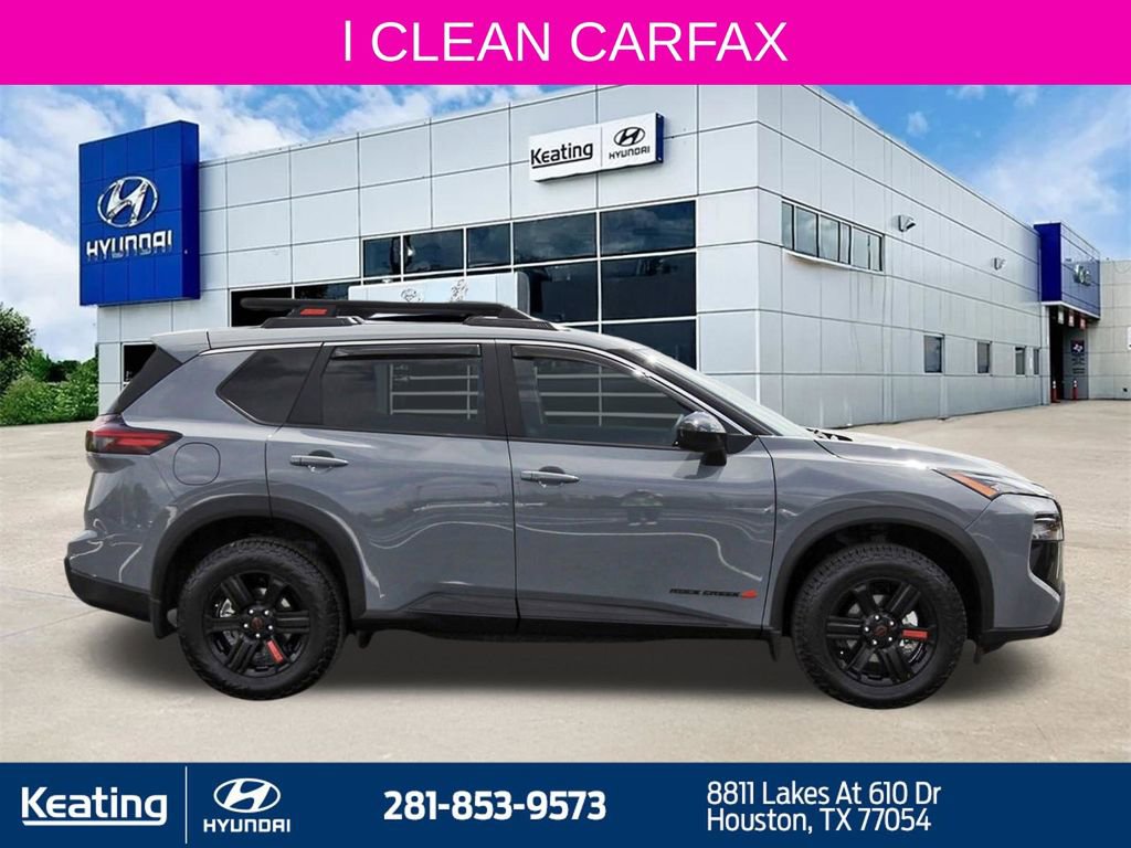 Used 2025 Nissan Rogue SV image 4