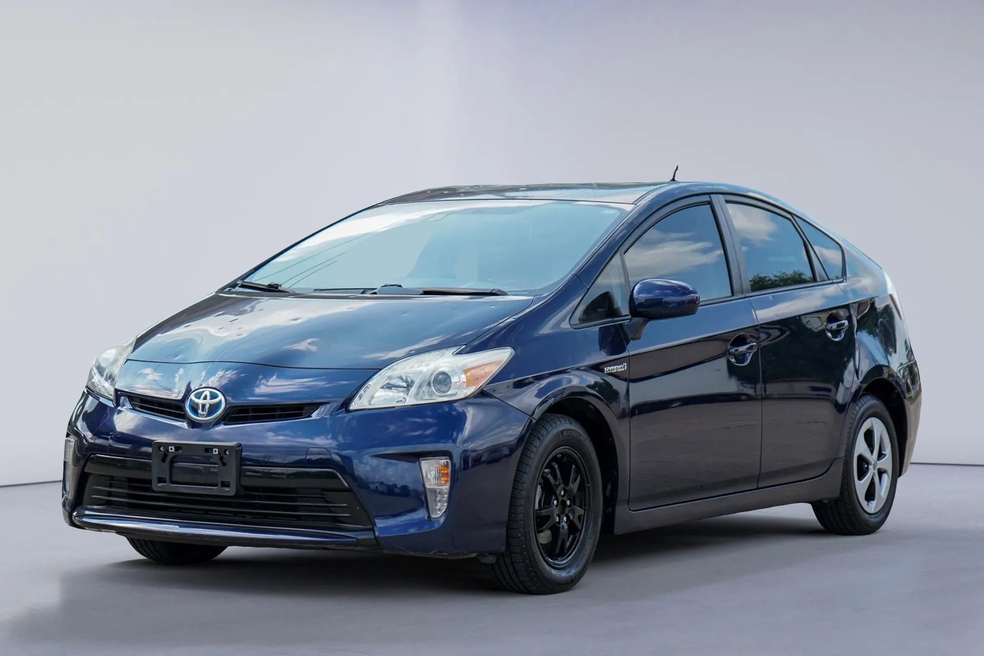 Used 2015 Toyota Prius Two image 3