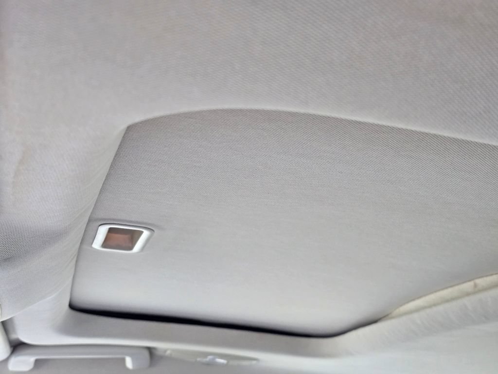 Used 2014 Ford Focus Titanium FWD image 19