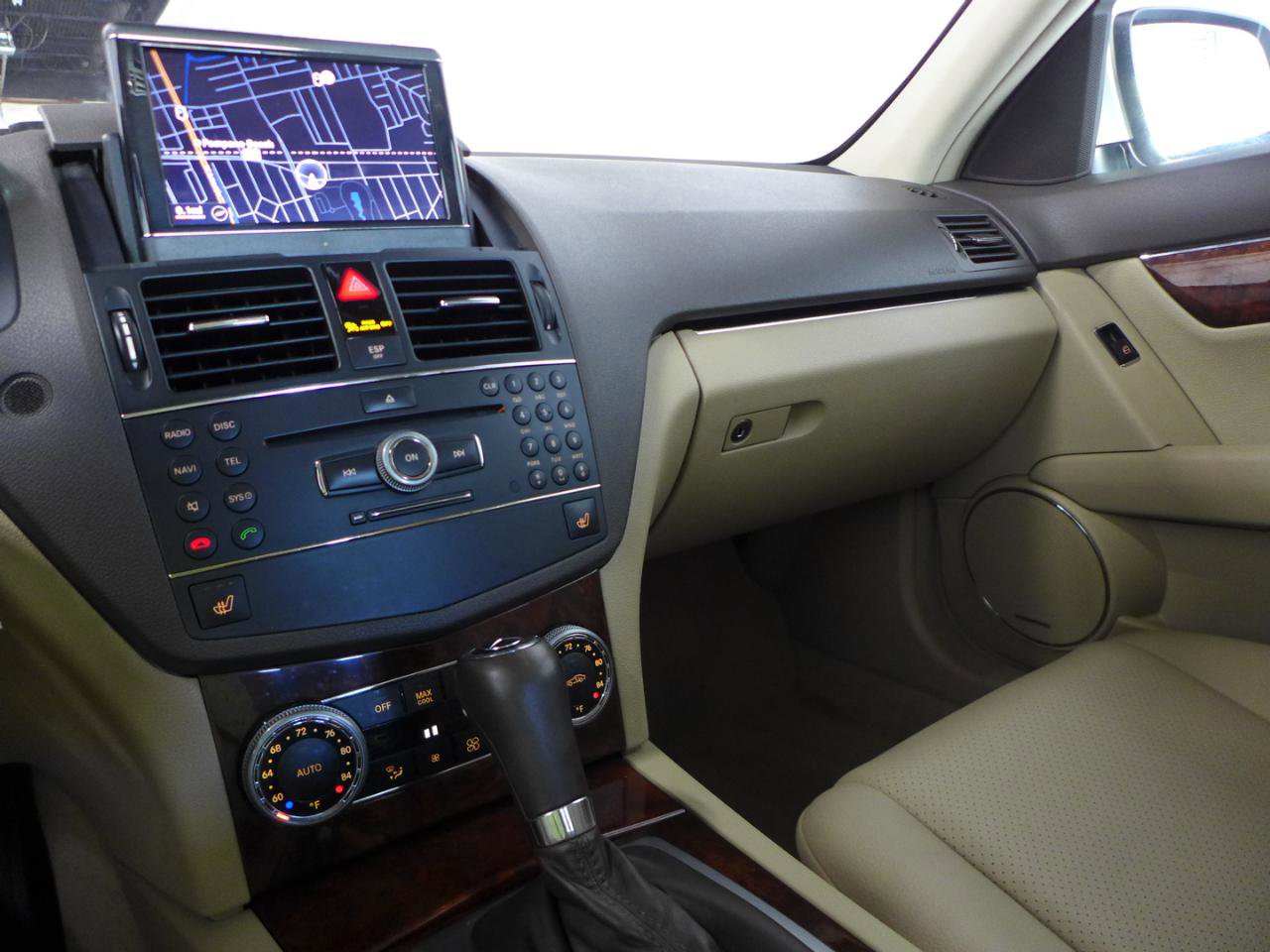 Used 2009 Mercedes-Benz C 300 4MATIC Sedan image 38