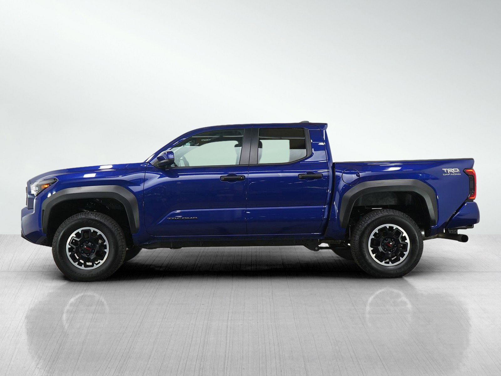 Used 2024 Toyota Tacoma TRD Off-Road image 2