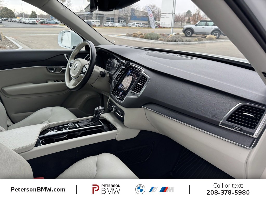 Used 2020 Volvo XC90 T6 Momentum w/ Protection Package Premier image 18