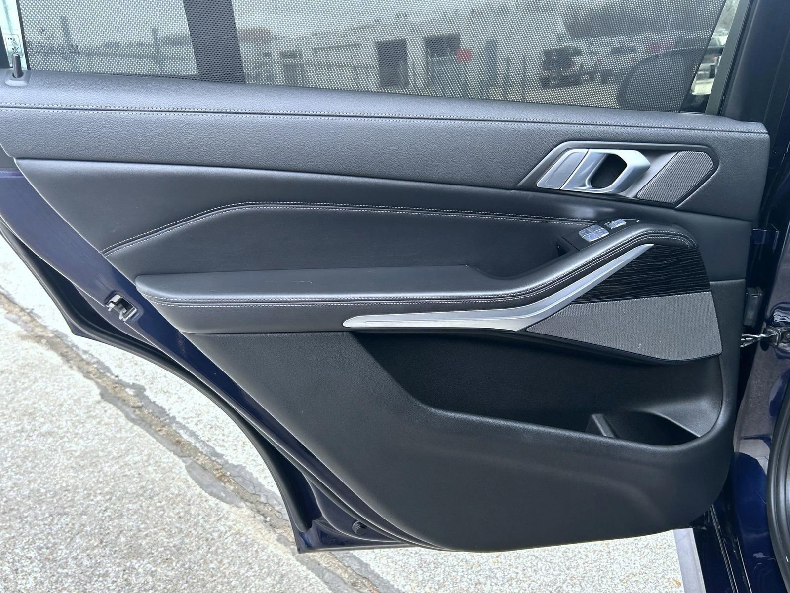 Used 2020 BMW X7 xDrive40i w/ M Sport Package image 17