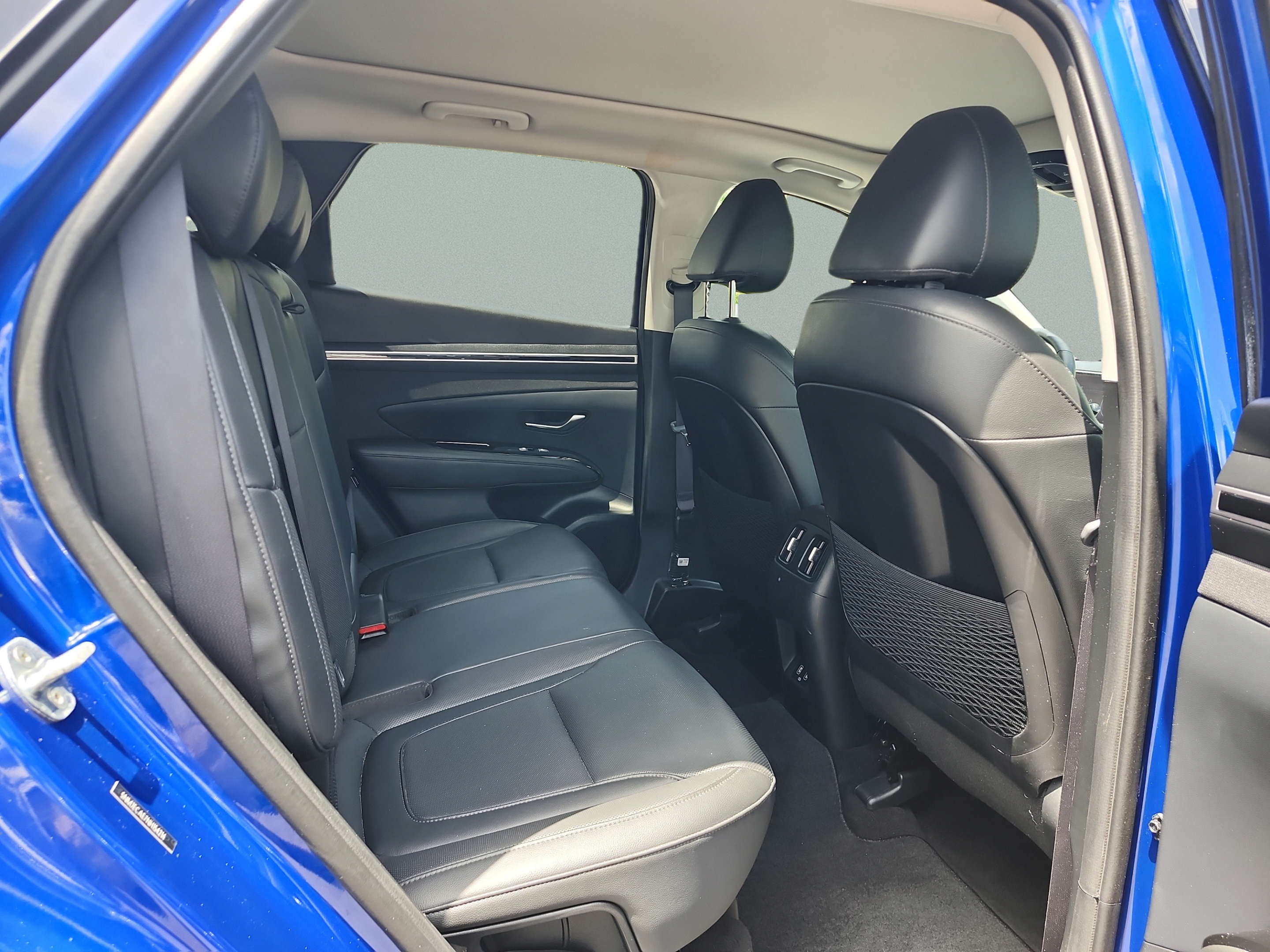 Certified 2022 Hyundai Tucson Limited w/ Cargo Package AWD/4WD image 18