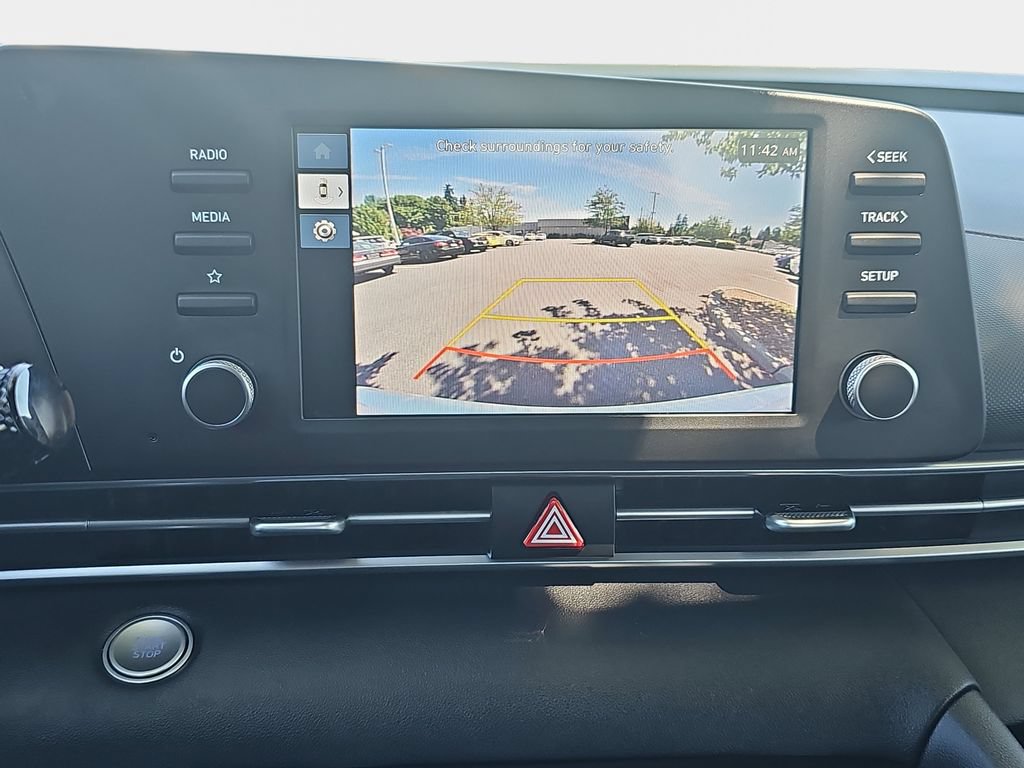 Used 2025 Hyundai Elantra Hybrid FWD image 24