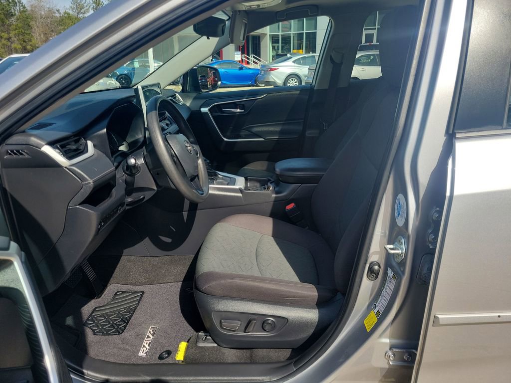 Certified 2023 Toyota RAV4 XLE w/ Convenience Package image 15