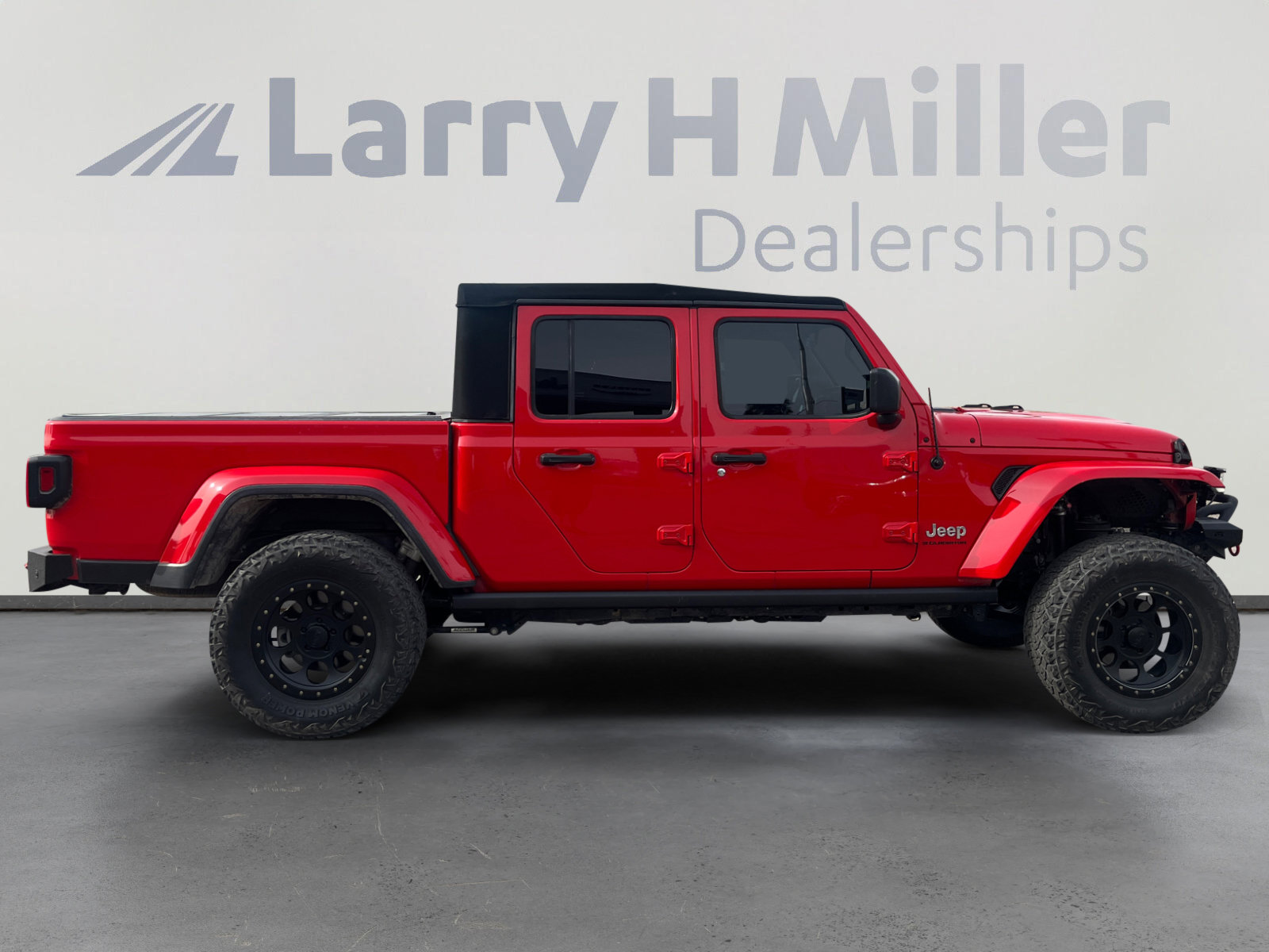 Certified 2023 Jeep Gladiator Overland w/ Trailer Tow Package image 6