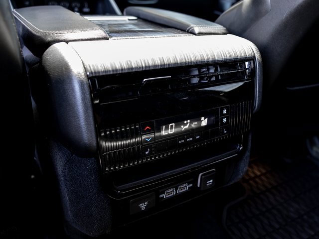 Used 2022 Jeep Wagoneer Series III w/ Premium Group I image 23