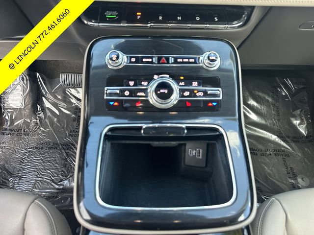 Used 2022 Ford Explorer Platinum w/ Equipment Group 601A AWD/4WD image 21