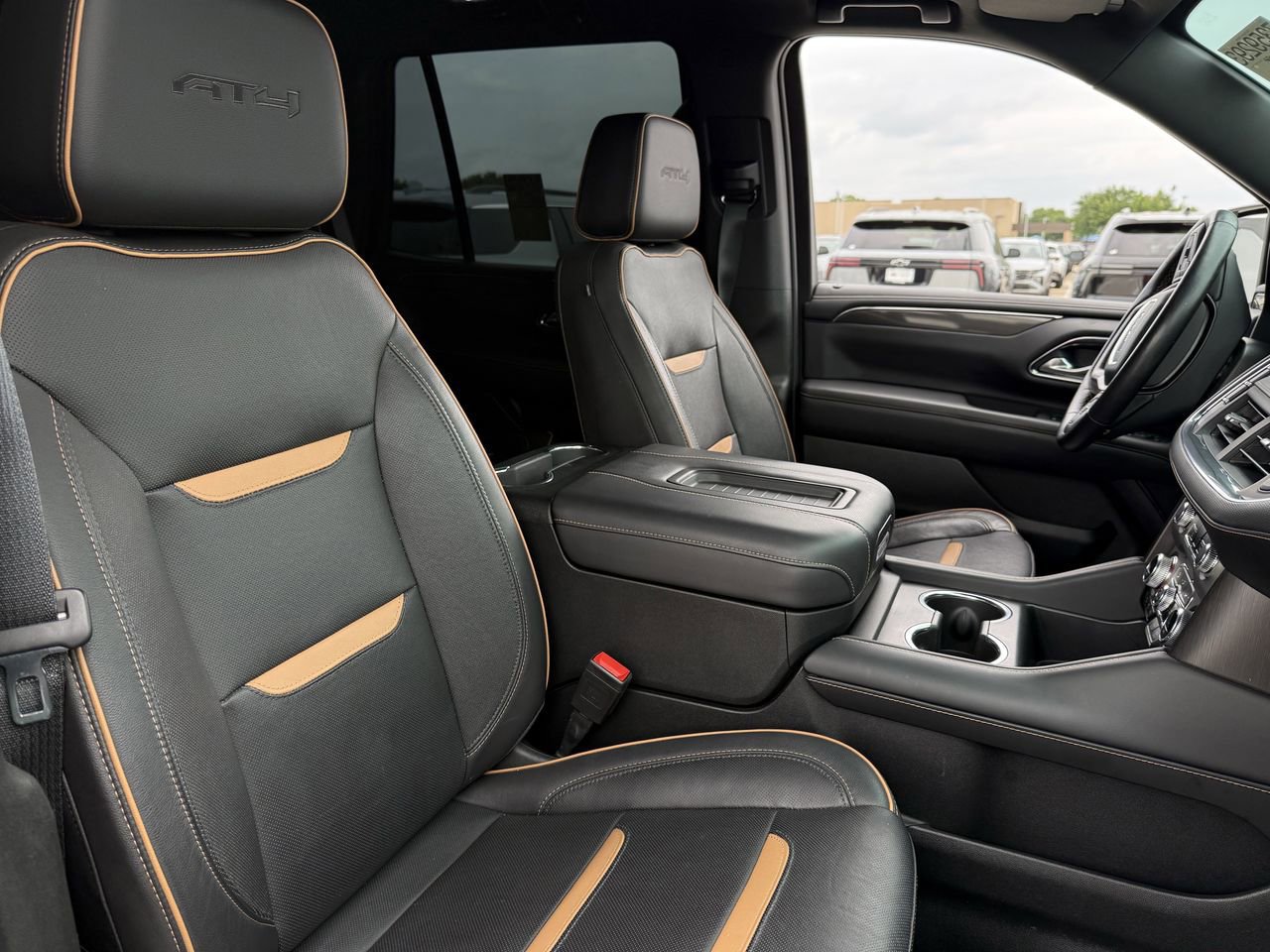 Certified 2023 GMC Yukon AT4 w/ AT4 Premium Package AWD/4WD image 23