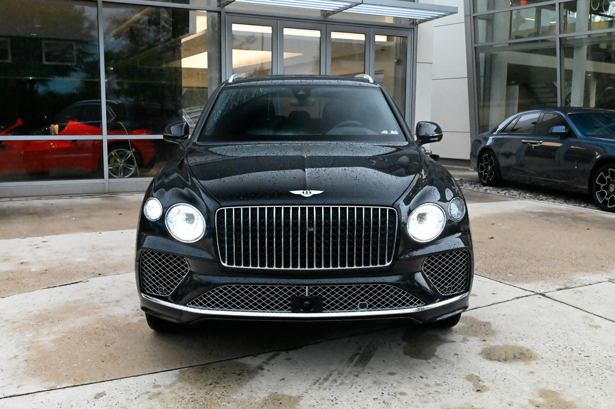 Used 2025 Bentley Bentayga AWD/4WD image 2
