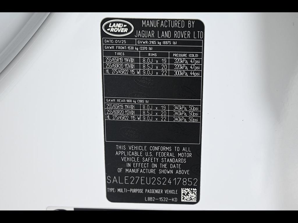 Used 2025 Land Rover Defender 110 X-Dynamic SE image 25