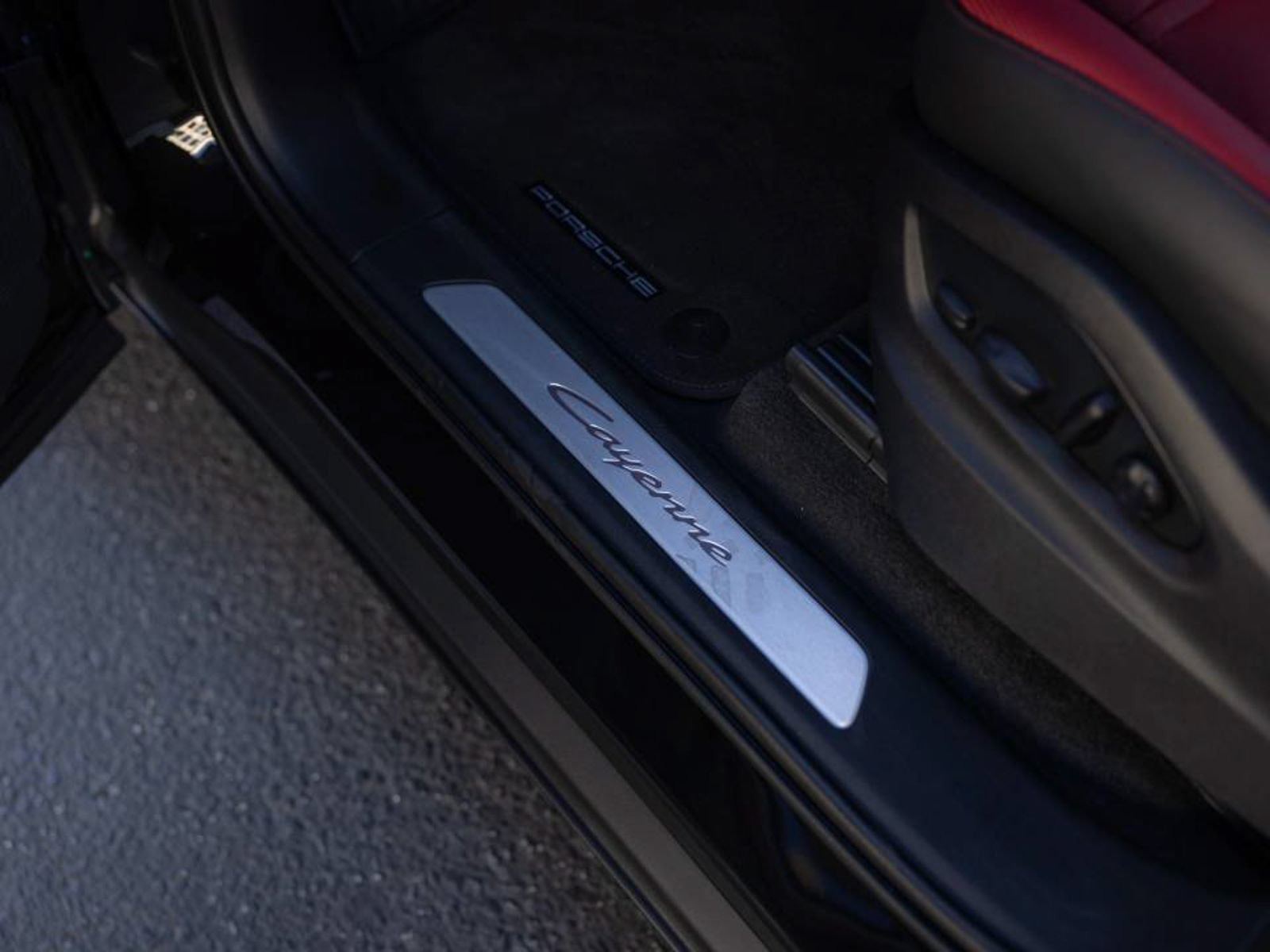 Certified 2026 Porsche Cayenne Coupe AWD/4WD image 29