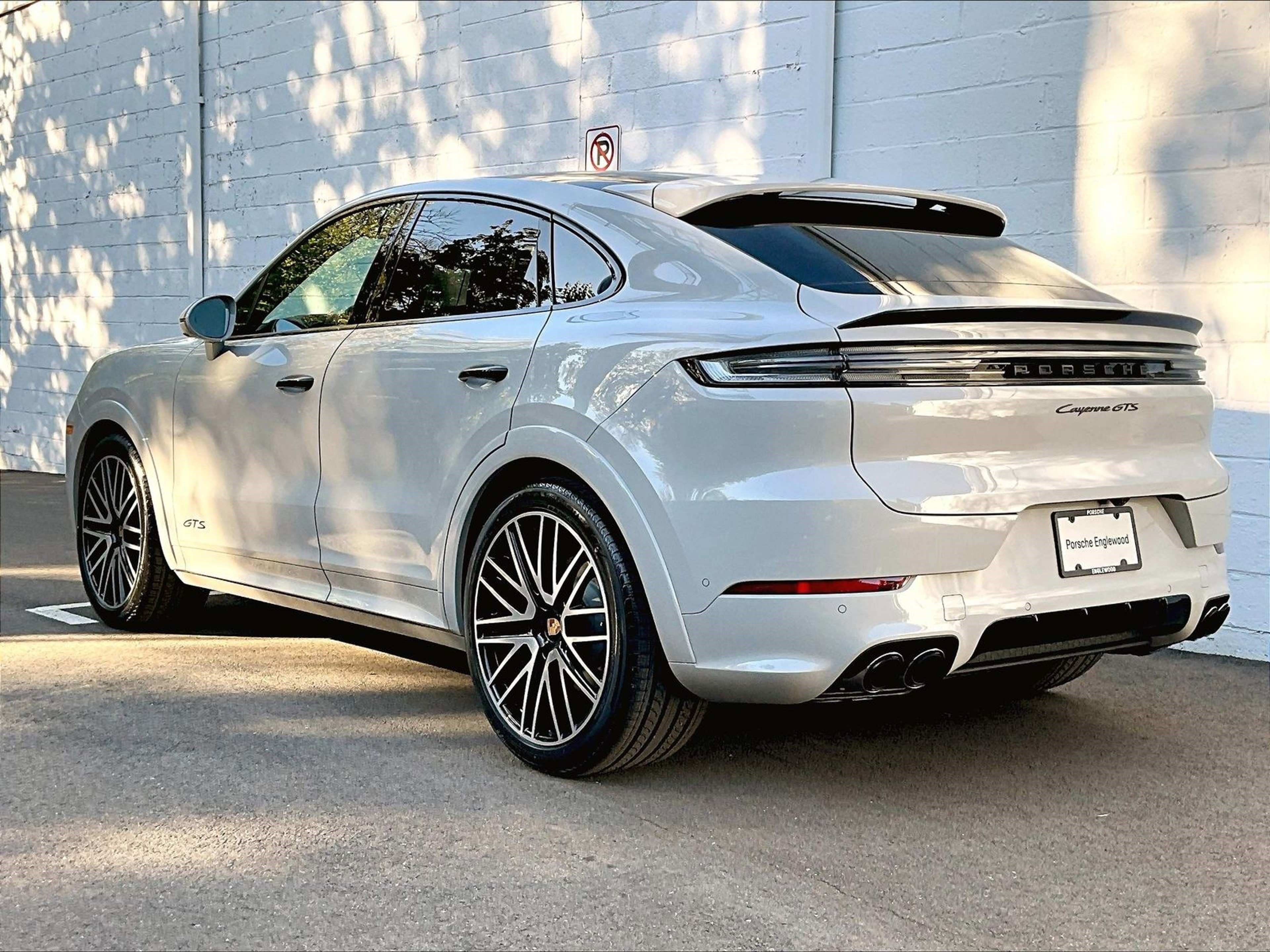 New 2026 Porsche Cayenne GTS image 3