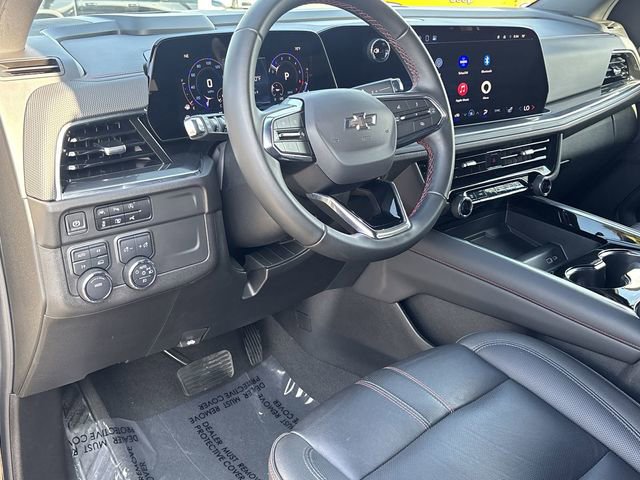 Used 2025 Chevrolet Suburban RST image 18