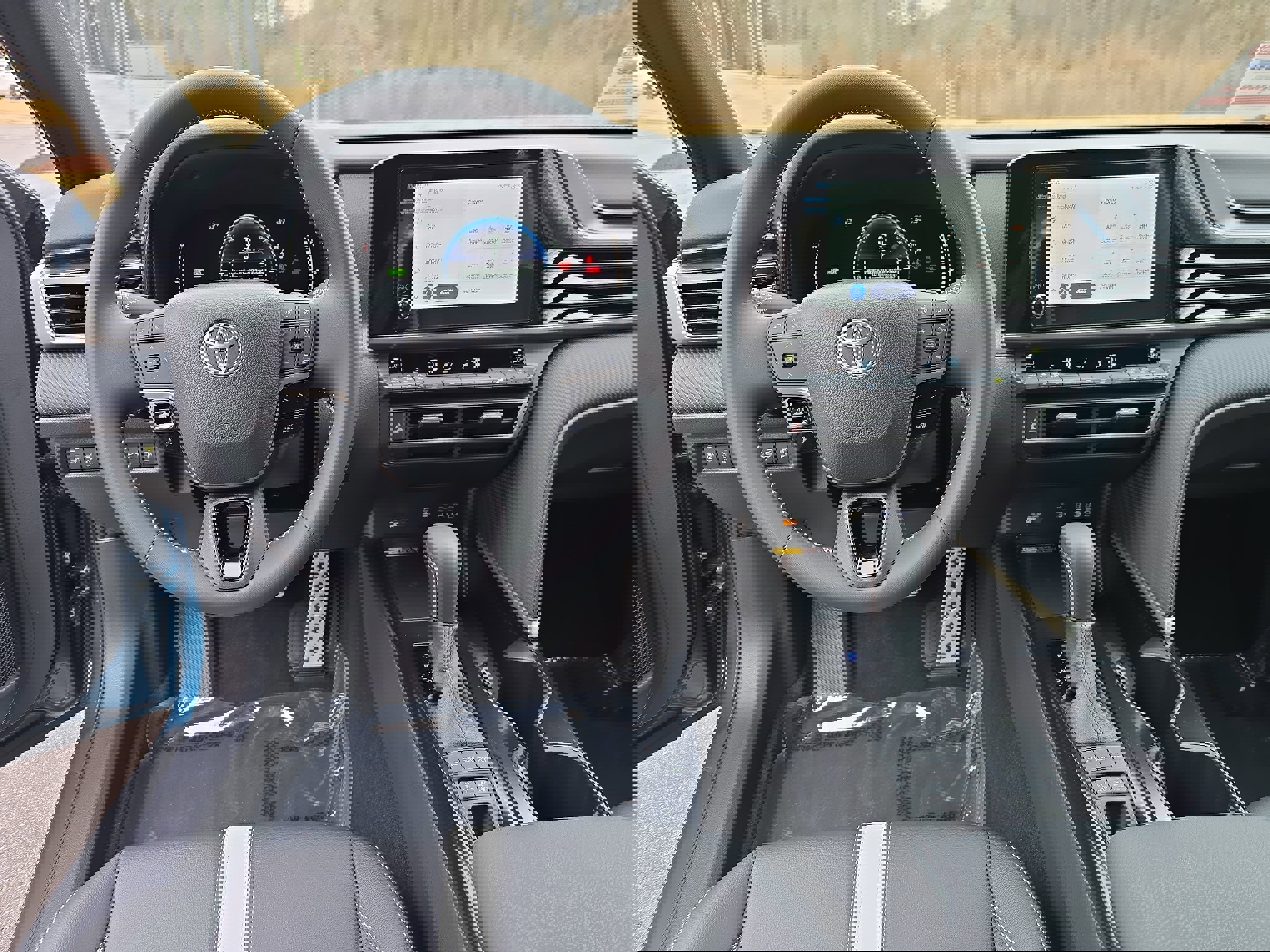 Used 2025 Toyota Camry SE image 18