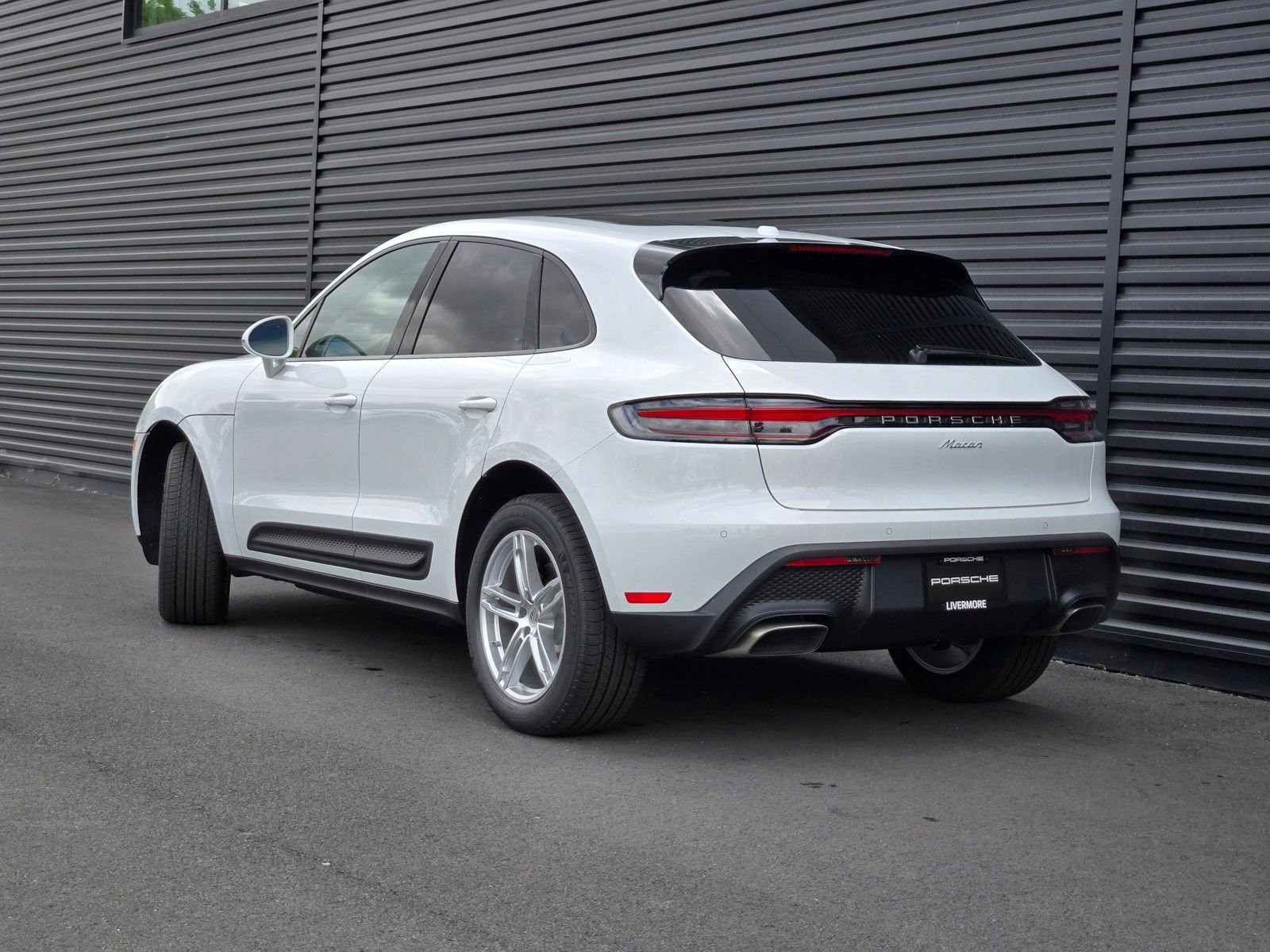 New 2026 Porsche Macan AWD/4WD image 3