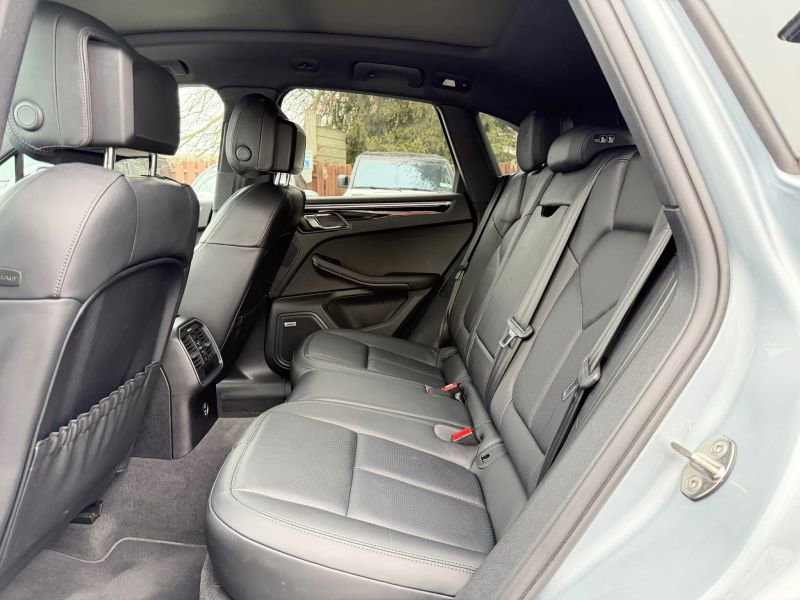 Used 2021 Porsche Macan AWD/4WD image 13