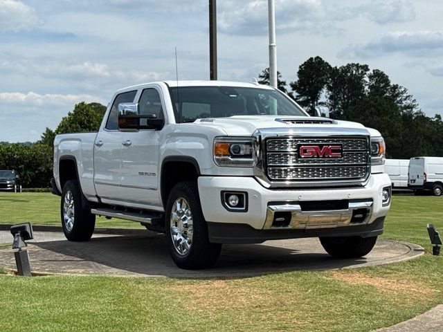Used 2017 GMC Sierra 2500 Denali w/ Duramax Plus Package AWD/4WD image 1