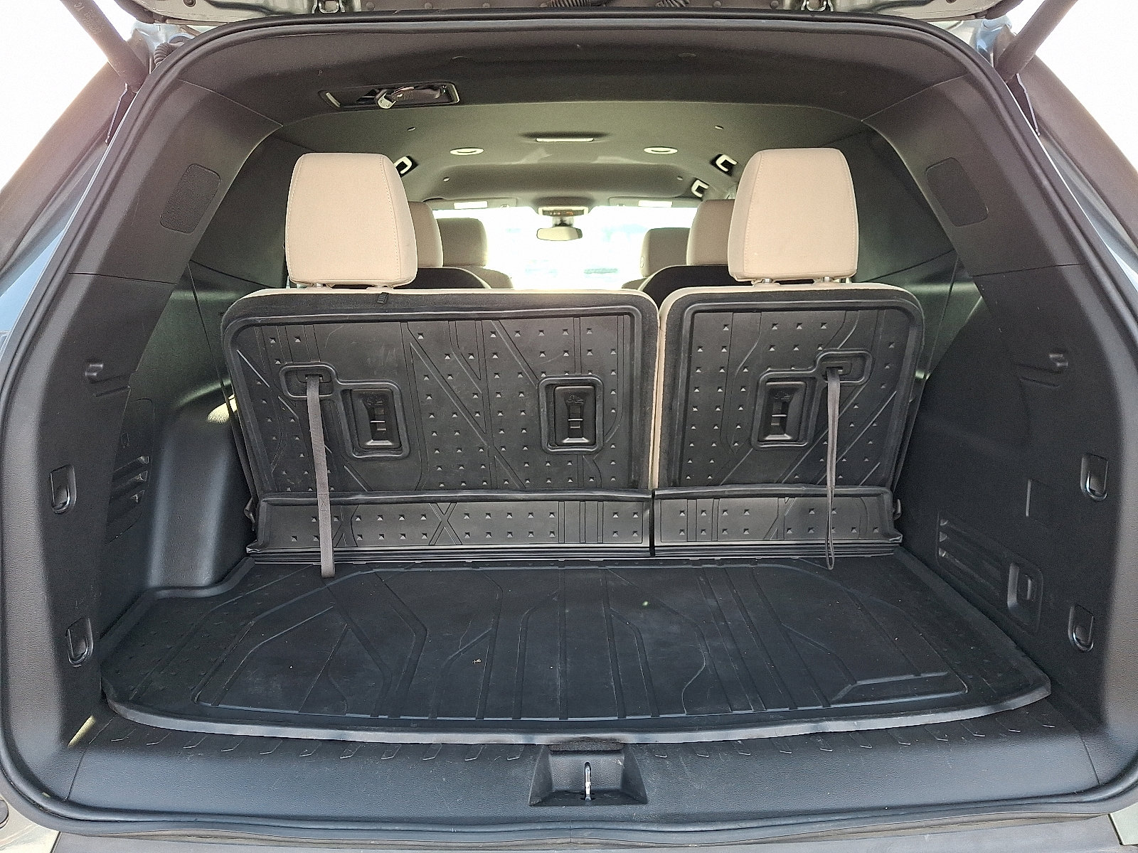 Used 2023 Chevrolet Traverse LT w/ LPO, Floor Liner Package image 30