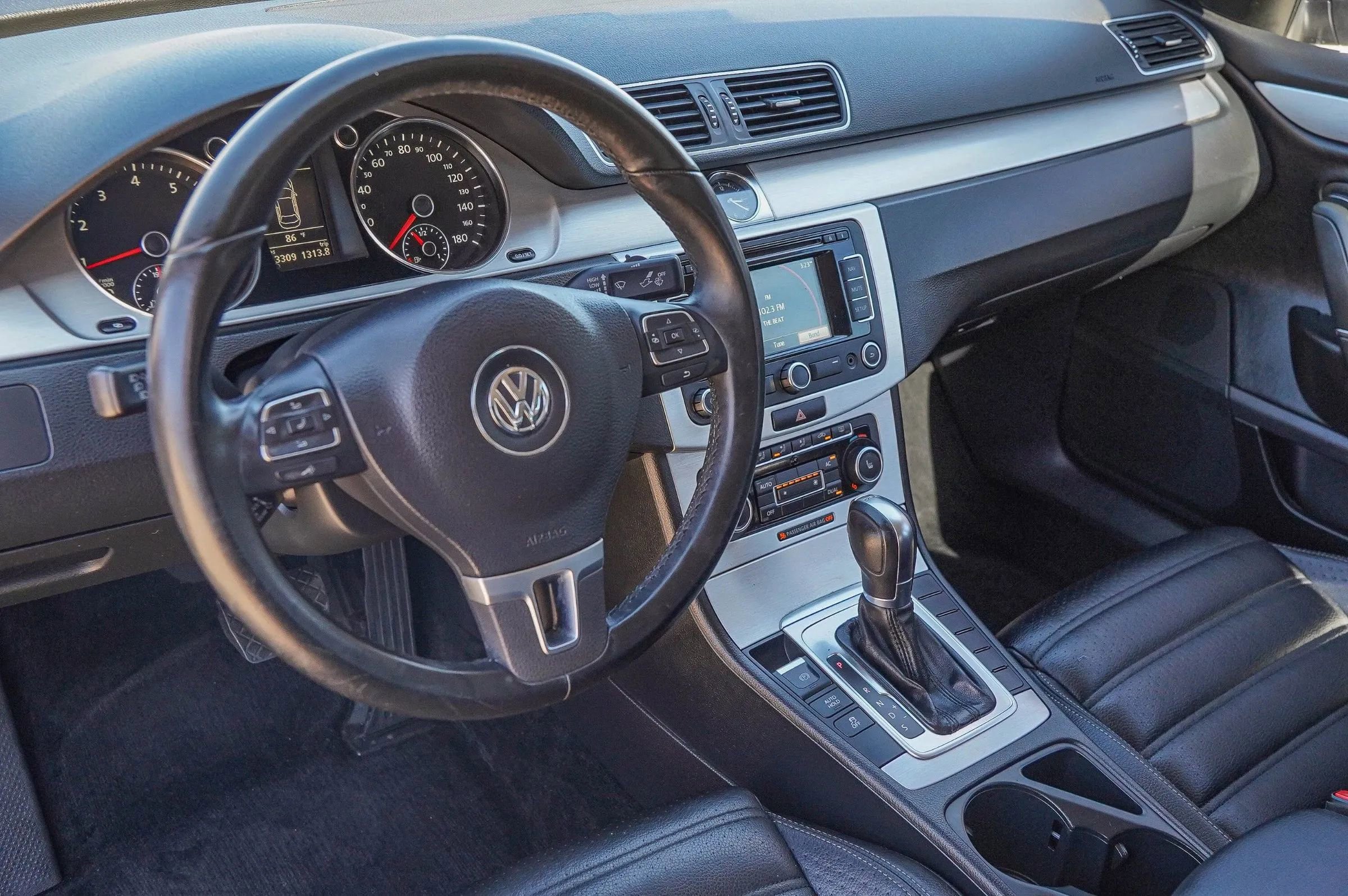 Used 2012 Volkswagen CC Lux Limited image 18