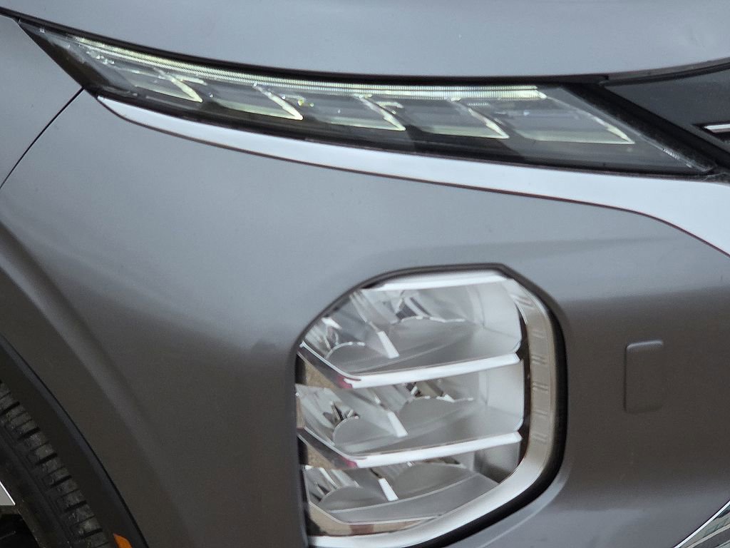 Used 2024 Mitsubishi Outlander SE AWD/4WD image 10