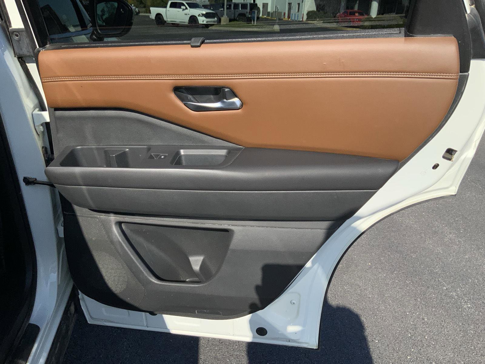 Used 2023 Nissan Pathfinder Platinum image 56