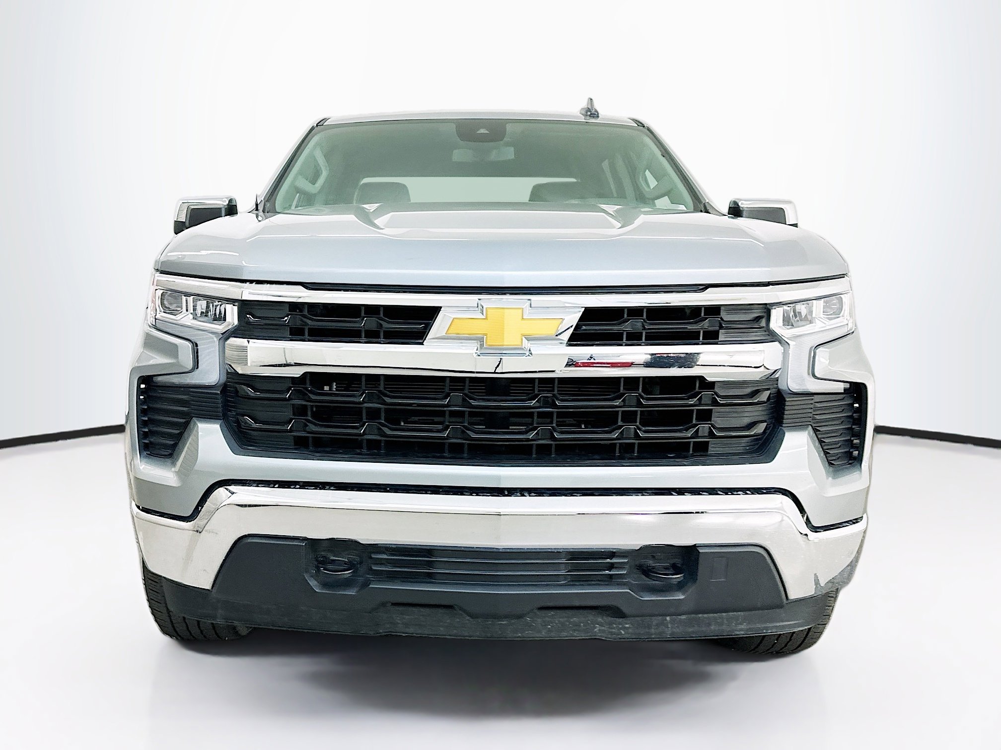 Used 2024 Chevrolet Silverado 1500 LT image 2