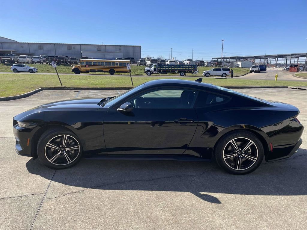 Used 2024 Ford Mustang Coupe image 6