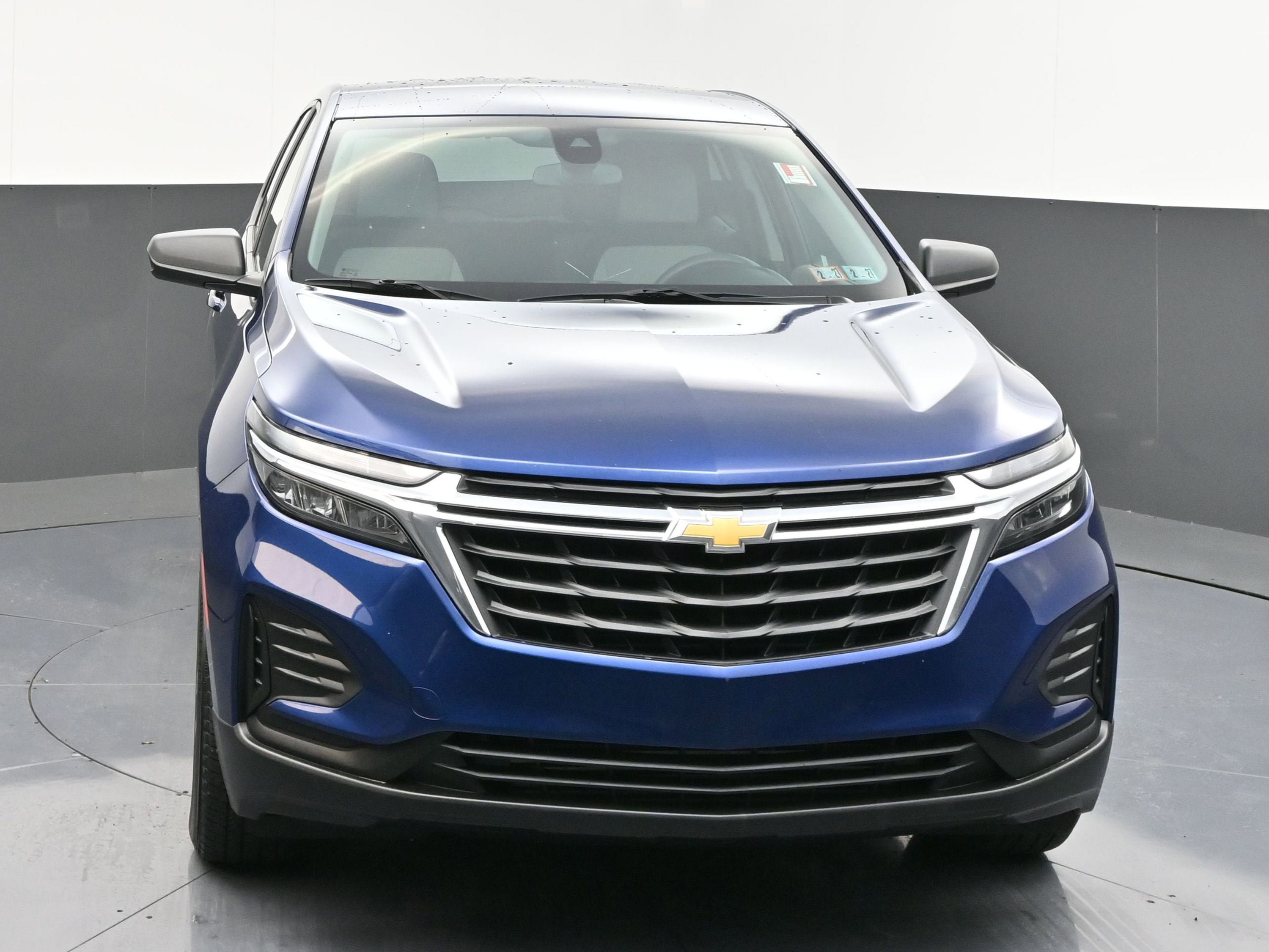 Certified 2022 Chevrolet Equinox LS w/ LS Convenience Package AWD/4WD image 2