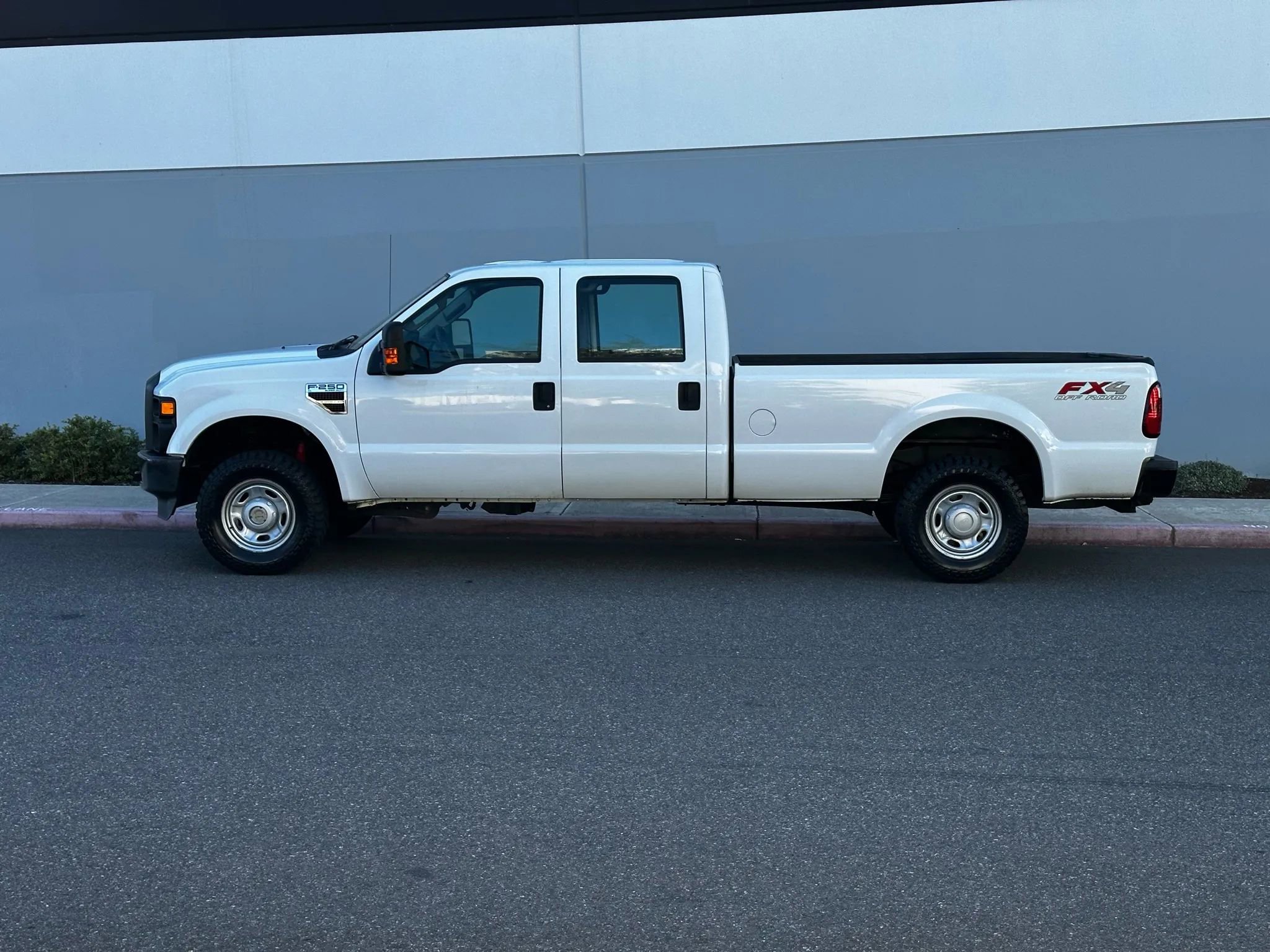 Used 2010 Ford F250 XL image 2
