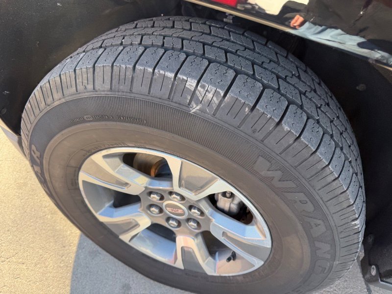 Used 2018 GMC Canyon SLE image 15