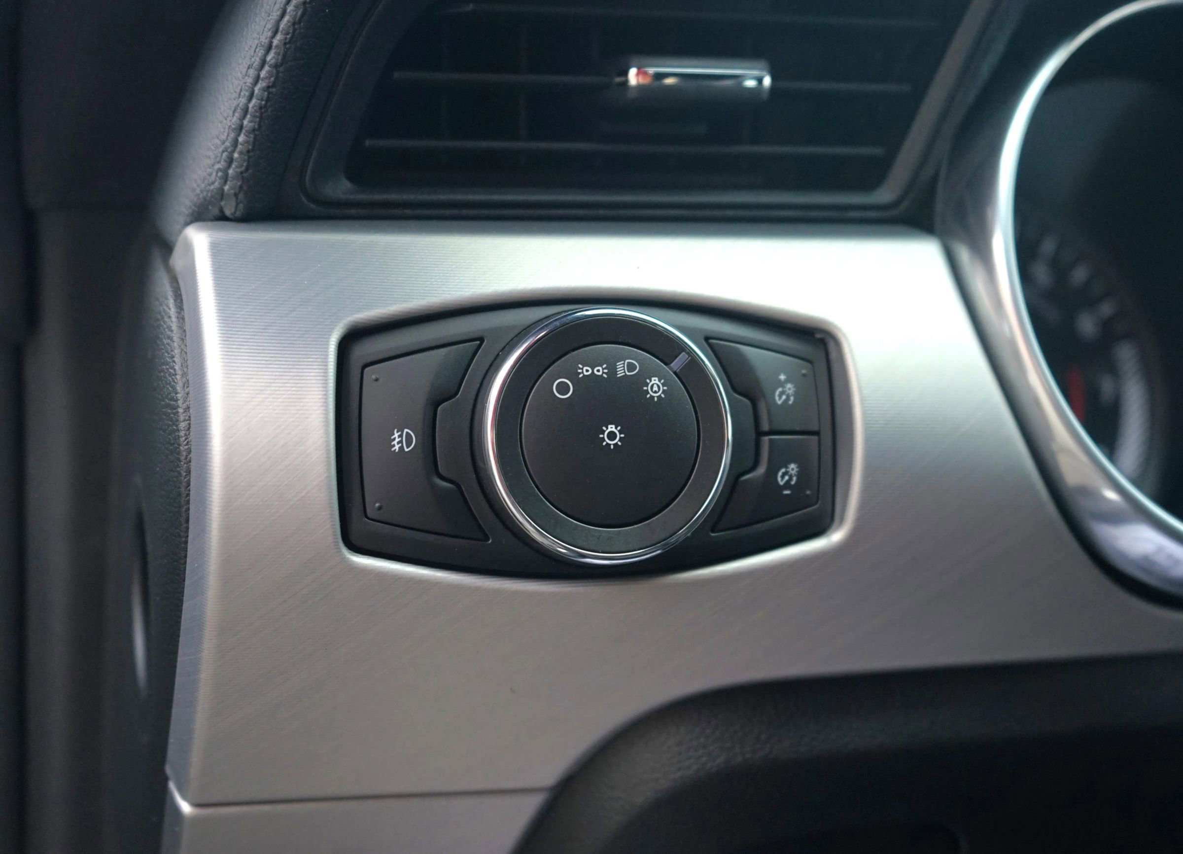 Used 2021 Ford Mustang Premium image 18