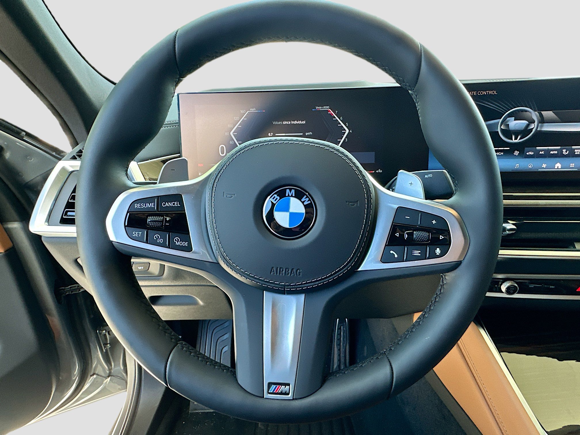 New 2026 BMW X6 xDrive40i w/ Climate Comfort Package AWD/4WD image 8