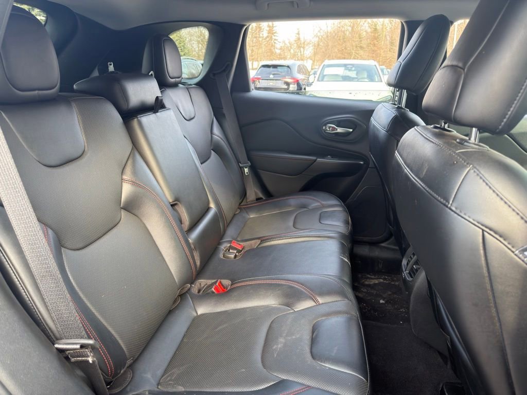 Used 2022 Jeep Cherokee Trailhawk w/ Premium Leather Package AWD/4WD image 27