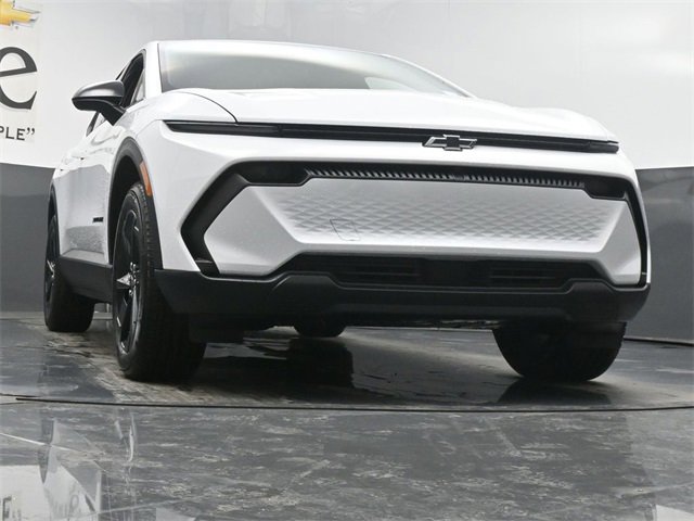 New 2026 Chevrolet Equinox EV LT image 3